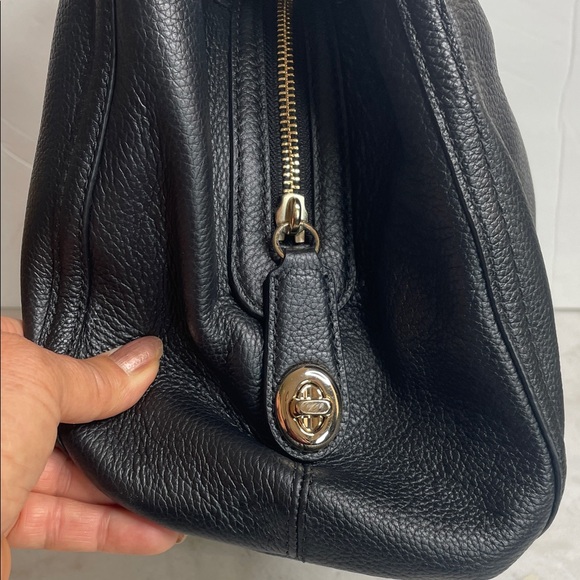 Coach Black Shoulder Bag with Gold Chain - Picture 6 of 16